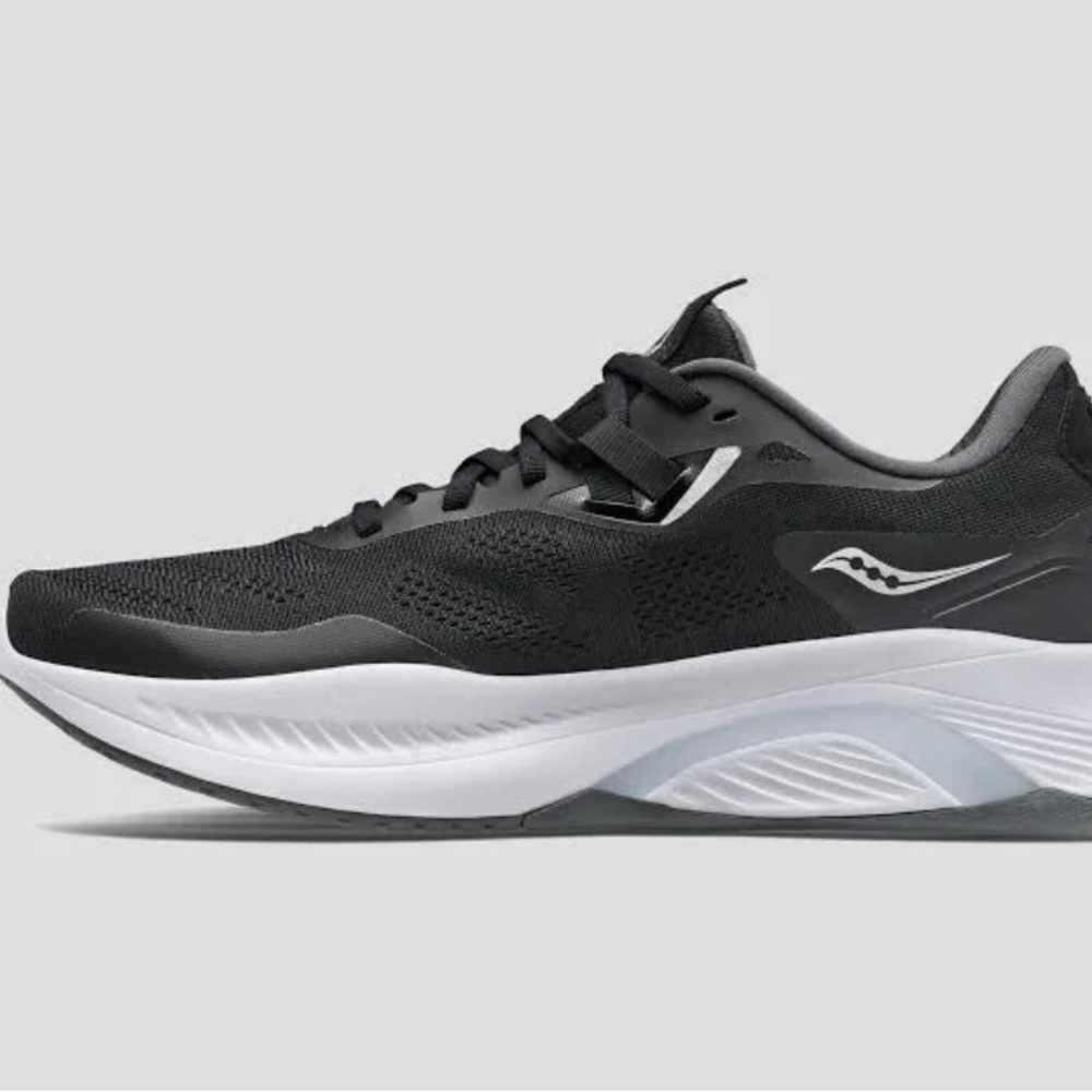 SAUCONY GUIDE 15. W9.5